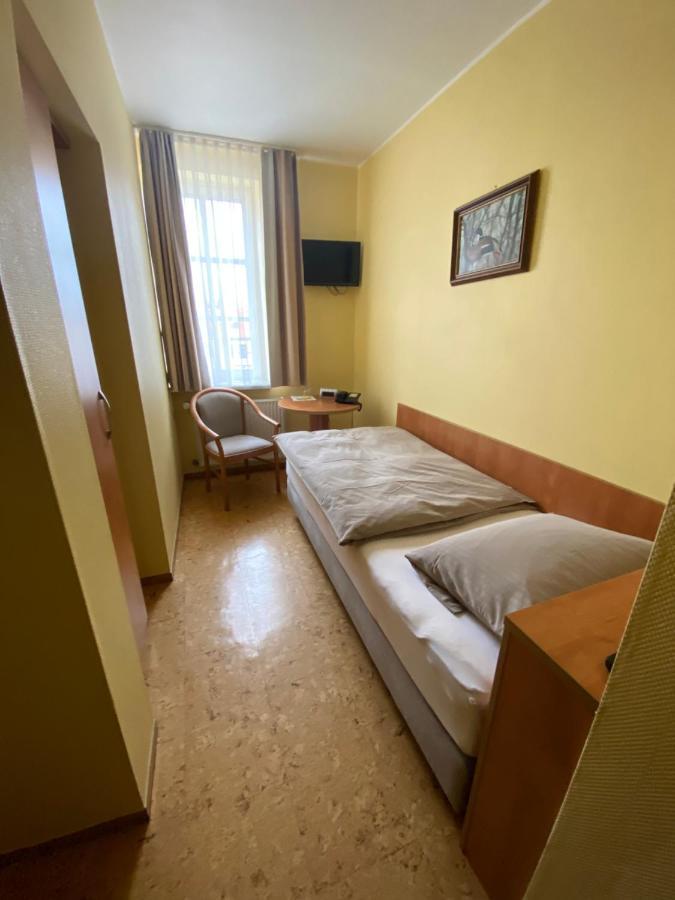 Hotel Gold'Ne Krone 奥彭海姆 外观 照片