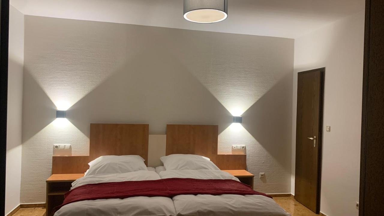 Hotel Gold'Ne Krone 奥彭海姆 外观 照片