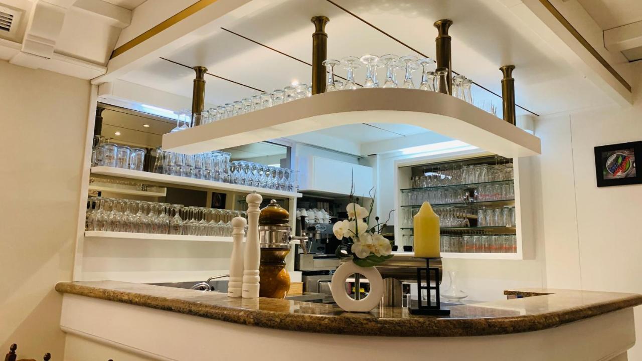 Hotel Gold'Ne Krone 奥彭海姆 外观 照片